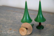 Lade das Bild in den Galerie-Viewer, Holzbäume
