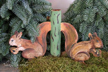 Afbeelding in Gallery-weergave laden, Kerstboomstandaard 'eekhoorns'
