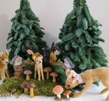 Afbeelding in Gallery-weergave laden, Kerstboomstandaard 'Sneeuwwitje'
