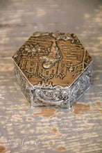 Lade das Bild in den Galerie-Viewer, Antike silberne Schnupftabakdose

