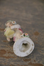 Lade das Bild in den Galerie-Viewer, Porzellanblumenkinder
