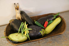 Lade das Bild in den Galerie-Viewer, Antike ovale Holzschale
