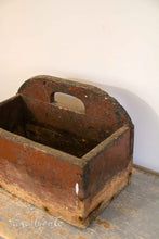 Load image into Gallery viewer, Sturdy wooden box

