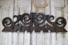 Lade das Bild in den Galerie-Viewer, Antiker Hakenständer
