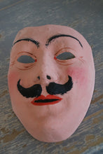 Afbeelding in Gallery-weergave laden, Papier maché maskers
