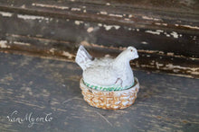 Load image into Gallery viewer, Little chickens on a porcelain nest
