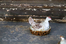 Load image into Gallery viewer, Little chickens on a porcelain nest
