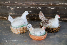 Load image into Gallery viewer, Little chickens on a porcelain nest
