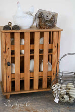 Afbeelding in Gallery-weergave laden, Eierkastje
