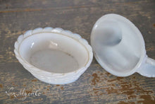 Load image into Gallery viewer, Opaline chickens
