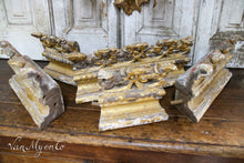 Afbeelding in Gallery-weergave laden, Antiek handgesneden houten ornament/ voetstuk
