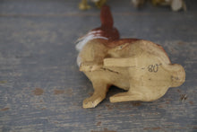 Afbeelding in Gallery-weergave laden, Paashaas candycontainer in zittende houding.
