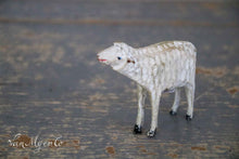 Afbeelding in Gallery-weergave laden, Grote houten schapen
