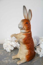 Afbeelding in Gallery-weergave laden, Staande haas met mandje
