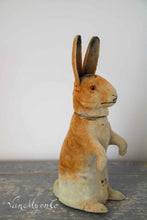 Afbeelding in Gallery-weergave laden, Antieke flock haas
