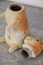 Afbeelding in Gallery-weergave laden, Antieke flock haas
