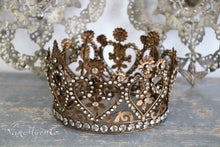 Load image into Gallery viewer, Crown with inlaid stones
