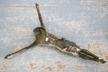 Load image into Gallery viewer, Corpus in worn bois doré. (3)
