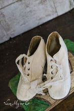 Load image into Gallery viewer, White faux fur girls' shoes
