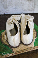 Load image into Gallery viewer, White faux fur girls' shoes

