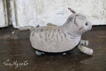 Load image into Gallery viewer, Schuco mechanical kitten
