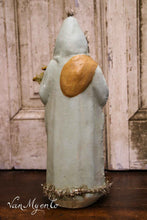 Afbeelding in Gallery-weergave laden, Grote kerstmancandycontainer in blauw
