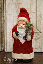 Lade das Bild in den Galerie-Viewer, Süßigkeitenbehälter Weihnachtsmann mit Flockenmantel
