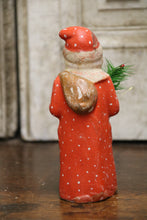 Afbeelding in Gallery-weergave laden, Kerstman candycontainer met takje van echte ganzenveren.
