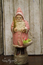 Afbeelding in Gallery-weergave laden, Roze kerstman candycontainer met paddestoelenmandje
