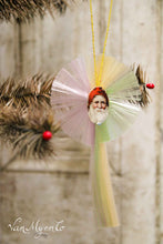 Lade das Bild in den Galerie-Viewer, Antike Weihnachtsdekoration aus gesponnener Glasseide
