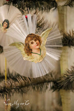 Lade das Bild in den Galerie-Viewer, Antike Weihnachtsdekoration aus gesponnener Glasseide
