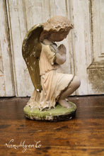 Afbeelding in Gallery-weergave laden, Knielende engel

