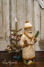 Lade das Bild in den Galerie-Viewer, Weihnachtsmann mit Wollschaf
