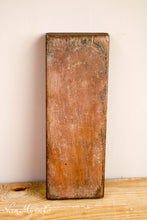 Afbeelding in Gallery-weergave laden, Houten koekplank
