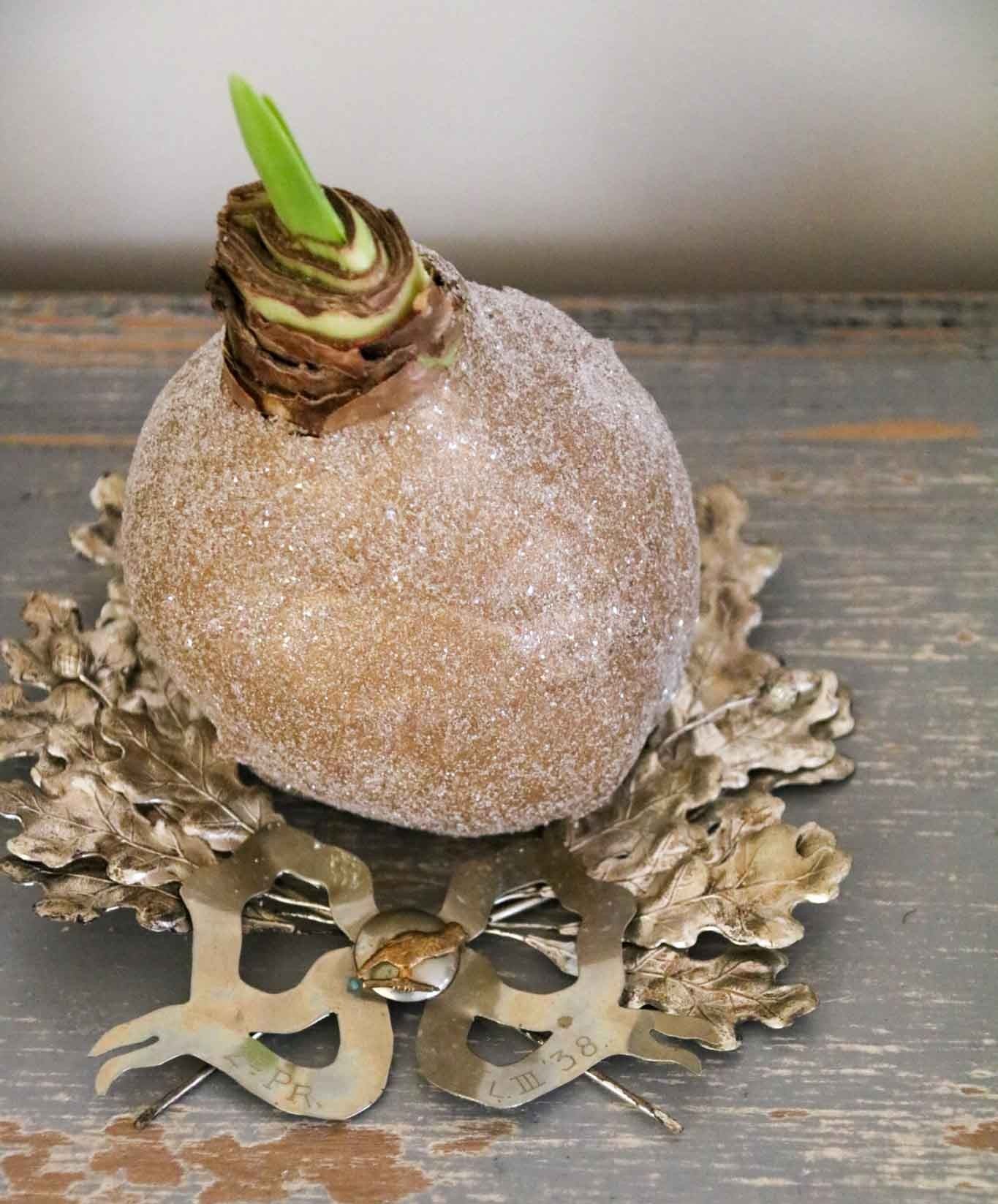 Silver oak leaf wreath